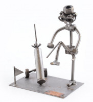 Hinz&Kunst: Golfozó. Vas, jelzett, hibátlan m:19cm