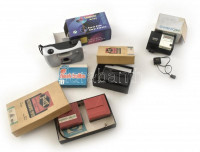 Fényképező tétel: Charman M-102 35mm fényképezőgép + 2 db előtét lencse + 2 db vaku + 10 db 1B vaku égő