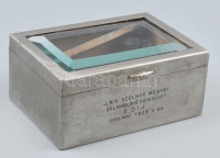 Ezüstözött alpakka doboz, fabetéttel, üvegbetéttel, vésett, kopott, jelzés nélkül, 14x10cm