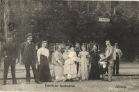 Sarkad, vasútállomás. Családi csoportkép vasutasokkal / Bahnhof / railway station