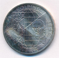 Németország 1996A 10M Ag '150 éve alakult a Kolping mozgalom' T:1-,2 erős patina, kis phGermany 1996A 10 Mark Ag '150th Anniversary of founding - Kolpingwerk' C:AU,XF strong patina, small edge errorKrause KM#188