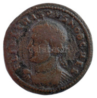 Római Birodalom / Thessalonica / Crispus 317-326. AE Follis bronz (3,33g) T:2,2- Roman Empire / Thessalonica / Crispus 317-326. AE Follis bronze 'FL IVL CRISPVS NOB CAES / CAESARVM NOSTRORVM - VOT V star - TS delta VI' (3,33g) C:XF,VFRIC VII 113