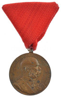 1898. 'Jubileumi Emlékérem Fegyveres Erő Számára / Signum memoriae (AVSTR)' bronz kitüntetés modern mellszalagon T:2,2- patinaHungary 1898. 'Commemorative Jubilee Medal for the Armed Forces' bronze decoration on modern ribbon C:XF,VF