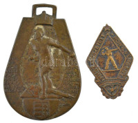 1922. 'A M. Kir. Honvédelmi Minister és a M. Kir. Honvédség főparancsnokának sportversenyérme. Alapíttatott: 1922' aranyozott bronz katonai díjérem (aranyozás lekopott) (45x30mm) + ~1960-1970. 'MHSZ Összetett Honvédverseny' bronz