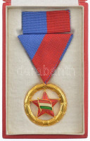 1949. 'Magyar Népköztársasági Sportérdemérem arany fokozata' aranyozott, zománcozott bronz kitüntetés mellszalaggal, szalagsávon, eredeti tokokban T:1NMK 506.