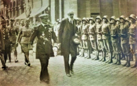 [Ismeretlen szerző:] Horthy Miklós kormányzó (Kenderes, 1868 – Estoril, 1957) és Apponyi Albert nemzetgyűlési képviselő, korábbi miniszter (Bécs, 1846 – Genf, 1933)