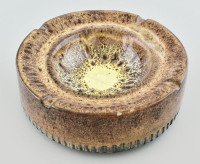 Fürtös György: Tál. Pirogránit, kis mázrepedésekkel, d: 18 cm