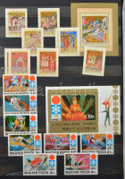 Főleg postatiszta gyűjtemény 1968-1974 nagyalakú 12 lapos berakóban, tokkal