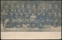 cca 1910 Katonatisztek csoportképe, köztük több magas rangú, kitüntetésekkel dekorált tiszttel; fotólap, 14x9 cm