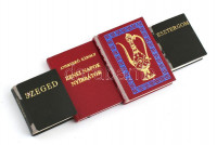4 db Andruskó Károly minikönyv: Zenei Napok Nyírbátor, Buhara Szamarkand Hiva, Szeged, Esztergom. Andruskó Károly fametszeteivel. Vegyes állapotban.