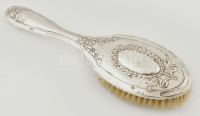 Ezüst (Ag) borítású, szecessziós stílusú olasz, kefe, h: 21 cm, jelzett.