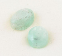 Kolumbiai smaragd kaboson csiszolással, 2 db, 5,27 cts