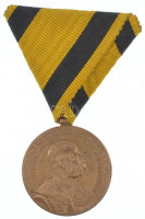 1898. 'Díszérem 40 Évi Hű Szolgálatért Katonai Alkalmazottak Részére' bronz kitüntetés mellszalagon T:1-,21898. 'Medal of Honor for 40 Years of Faithful Service to the Armed Forces' bronze medallion with ribbon C:AU,XFNMK 251.