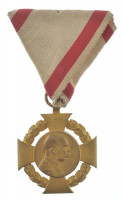 1908. 'Katonai Jubileumi Kereszt' aranyozott bronz kitüntetés mellszalagon T:2 kopott aranyozásHungary 1908. 'Diamond Jubilee Cross for the Armed Forces' gilt bronze decoration with ribbon C:XF worn gold plating NMK 269.
