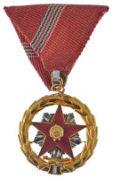 1957. 'Kiváló Szolgálatért Érdemérem' aranyozott, ezüstözött, zománcozott kitüntetés mellszalagon T:XF Hungary 1957. 'Distinguished Service Medal' gilt, silver plated, enamelled decoration with ribbon C:XFNMK 614.