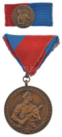 1964. 'Munkásőr Emlékérem' bronz kitüntetés mellszalagon, miniatűrrel szalagsávon T:1-,2
