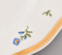 Limoges manufaktúra, leveses tál alátéttel, kézzel festett porcelán, jelzett, minimális kopással, Terv: Delmotte. 47x31x30 cm