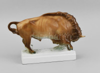 Zsolnay bölény, kézzel festett, lába sérült, jelzett, m: 14,5 cm, h: 23 cm Tervező: Sinkó András