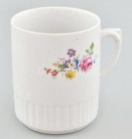 Zsolnay szoknyás bögre, kis kopottsággal, repedéssel, jelzéssel, m: 9,5 cm