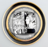 Hollóházi Szász Endre által tervezett porcelán tál . Matricás, jelzett, kis mázhibával d: 25 cm