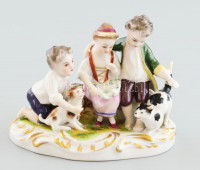 Rudolstadt gyerekek kutyával macskával, jelzett, kis restaurálással, m: 8,5 cm