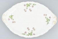 Szecessziós, virágmintás porcelán sültes tál. Kézzel festett, jelzés nélkül, kopott, 42,5x29,5 cm
