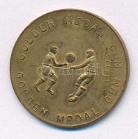 Nagy-Britannia DN 'Golden Medal Gum - Labdarúgás' kétoldalas bronz rágógumi zseton (25mm) T:1- patinaGreat Britain ND 'Golden Medal Gum - Football' two-sided bronze bubble gum token (25mm) C:AU patina