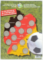 Németország 2006. 'FIFA labdarúgó-világbajnokság 2006' 13 darabos fém emlékérem sorozat karton emléklapon (29mm) T:1- karton viseltesGermany 2006. 'FIFA Football World Cup 2006' 13 pieces metal commemorativ medal series in original