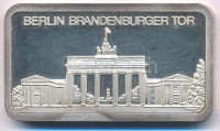 Németország DN 'Brandenburgi Kapu / Degussa Feinsilber' Ag tömb kapszulában (31,15g/0.999/42x24mm) T:AU (PP) patina, ujjlenyomat Germany ND 'Brandenburg Gate / Degussa Feinsilber' Ag bar in capsule (31,15g/0.999/42x24mm) C:AU (PP) patina,