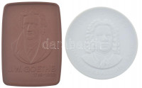 Német Demokratikus Köztársaság DN 'Johann Sebastian Bach' jelzett meisseni porcelán érem (51mm) + DN 'J.W. Goethe' jelzett meisseni porcelán plakett (60x42mm) T:1German Democratic Republic ND 'Johann Sebastian Bach' hallmarked Meissen