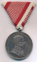 ~1870. 'Ferenc József I. osztályú Ezüst Vitézségi Érem' peremén jelzett Ag kitüntetés mellszalagon. Szign.:Leisek T:XF patinaHungary ~1870. 'Silver Gallantry Medal, 1st Class' Ag decoration, hallmarked on the edge, with ribbon. Sign: