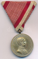 1914. 'Ferenc József II. osztályú Ezüst Vitézségi Érem' ezüstözött bronz kitüntetés, eredeti mellszalaggal, viseleti példány(?) T:XF csak nyomokban látható ezüstözésHungary 1914. 'Silver Gallantry Medal, IInd Class' silver