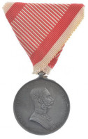 1914. 'Ferenc József Bronz Vitézségi Érem' hadifém kitüntetés mellszalaggal T:1- több helyen anyagfelesleg Hungary 1914. 'Bronze Gallantry Medal' war metal decoration with ribbon C:AU excess materialNMK 137.