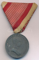 1914. 'Ferenc József Bronz Vitézségi Érem' hadifém változatú kitüntetés modern mellszalagon, szignó nélkül T:F ph.Hungary 1914. 'Bronze Gallantry Medal (Der Tapferkeit)' war metal variant decoration on modern ribbon, without signature
