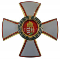 1991. 'Magyar Köztársasági Érdemrend tisztikeresztje, katonai tagozat' zománcozott, aranyozott kitüntetés, hátlapi tű fémjel nélkül T:AUHungary 1991. 'Order of Merit of the Hungarian Republic, Officer's Cross, Military Grade'