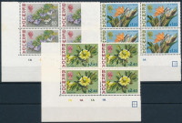 1970 Virág sor ívsarki négyestömbökben,Flower set in corner blocks of 4Mi 244-260