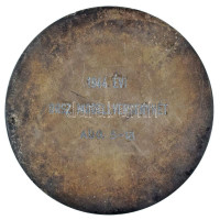Pankotai Farkas Béla (1885-1945) 1944. 'Repülni Hívom a Magyar Ifjúságot' egyoldalas, bronzozott, öntött fém plakett. Hátoldalán gravírozva '1944. évi Orsz. Modellversenyhét Aug 5-13.' (99mm) T:XF ph.