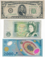 Amerikai Egyesült Államok 1934-1945. (1934) 5$ 'Federal Reserve Note' zöld pecséttel 'William Alexander Julian, Henry Morgenthau' + Nagy-Britannia DN (1981-1984) 1P kis szakadás + Románia 1999. 2000L T:VG,F USA 1934-1945. (1934) 5 Dollars