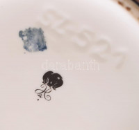 Hollóházi Szász Endre által tervezett mintával díszített porcelán váza. Matricás, jelzett, hibátlan m: 30 cm