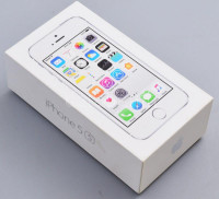 Iphone 5S mobiltelefon, töltővel, dobozában.
