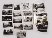 ca 1974 Nemere László (1928-2005) filmrendező 31 db fotó a művészről, telkükről, kertjéről. 24x16 cm-ig