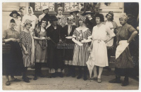 SOPRON 1920-25. Farsang, jelmezes diákok érdekes, ritka fotós képeslap, fotó : Schaffer
