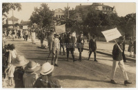 SOPRON 1920-25. Bányászati és erdészeti főiskolások, vidám felvonulás, érdekes, ritka fotós képeslap, fotó : Schaffer